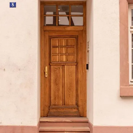 Designer Unterkunft In 15. Jahrhundert Altbau 75 M² Fuer Max. 4 Personen 公寓 *