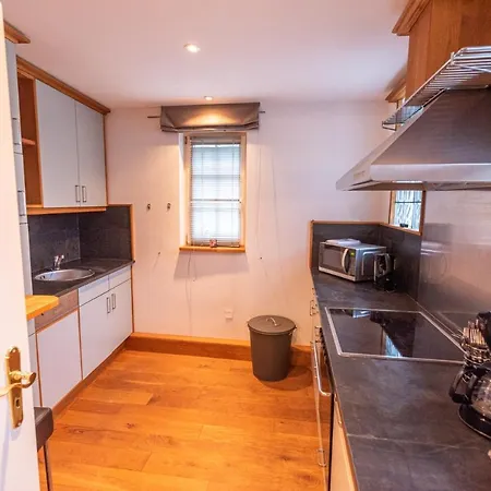 Designer Unterkunft In 15. Jahrhundert Altbau 75 M² Fuer Max. 4 Personen