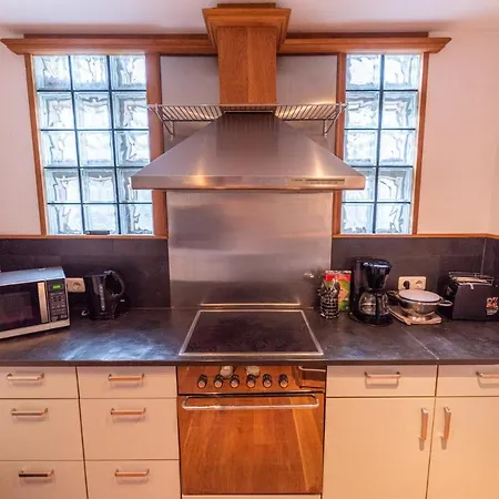 Designer Unterkunft In 15. Jahrhundert Altbau 75 M² Fuer Max. 4 Personen Appartement