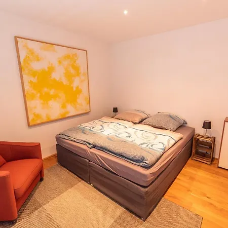 Designer Unterkunft In 15. Jahrhundert Altbau 75 M² Fuer Max. 4 Personen 公寓 *