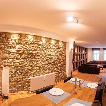 Designer Unterkunft In 15. Jahrhundert Altbau 75 M² Fuer Max. 4 Personen *