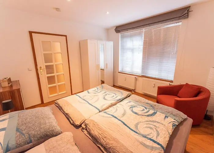 Designer Unterkunft In 15. Jahrhundert Altbau 75 M² Fuer Max. 4 Personen Lägenhet *