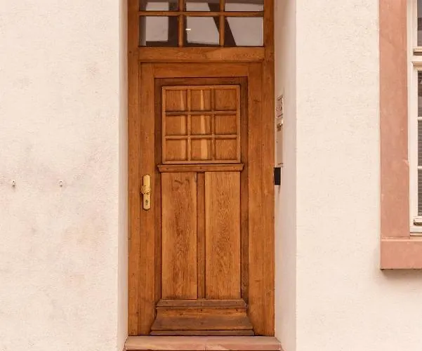 Designer Unterkunft In 15. Jahrhundert Altbau 75 M² Fuer Max. 4 Personen Lägenhet *