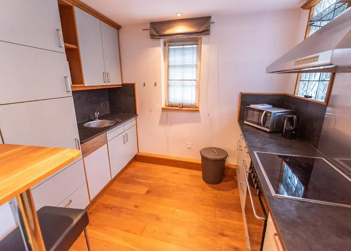 Designer Unterkunft In 15. Jahrhundert Altbau 75 M² Fuer Max. 4 Personen