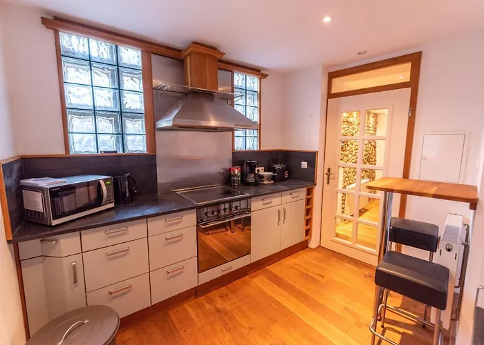 Lägenhet Designer Unterkunft In 15. Jahrhundert Altbau 75 M² Fuer Max. 4 Personen