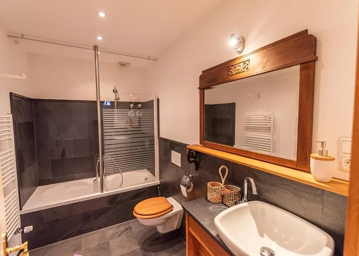 Lägenhet Designer Unterkunft In 15. Jahrhundert Altbau 75 M² Fuer Max. 4 Personen Eltville am Rhein