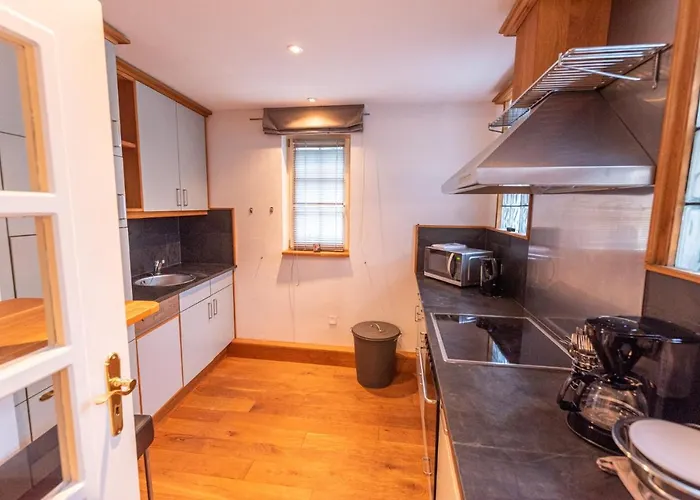 Designer Unterkunft In 15. Jahrhundert Altbau 75 M² Fuer Max. 4 Personen