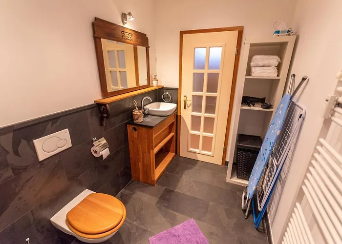 Lägenhet Designer Unterkunft In 15. Jahrhundert Altbau 75 M² Fuer Max. 4 Personen Eltville am Rhein