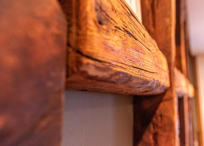 Lägenhet Designer Unterkunft In 15. Jahrhundert Altbau 75 M² Fuer Max. 4 Personen